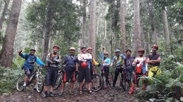 Exploring the mountain bike path by BTC (Bike To Campus) Community of IPB Dramaga and Pedalss Community of Jakarta