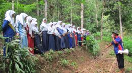 Fieldtrip and Basic Training on Student Leadership (LDKS) of SMPN 1 Parungkuda Sukabumi