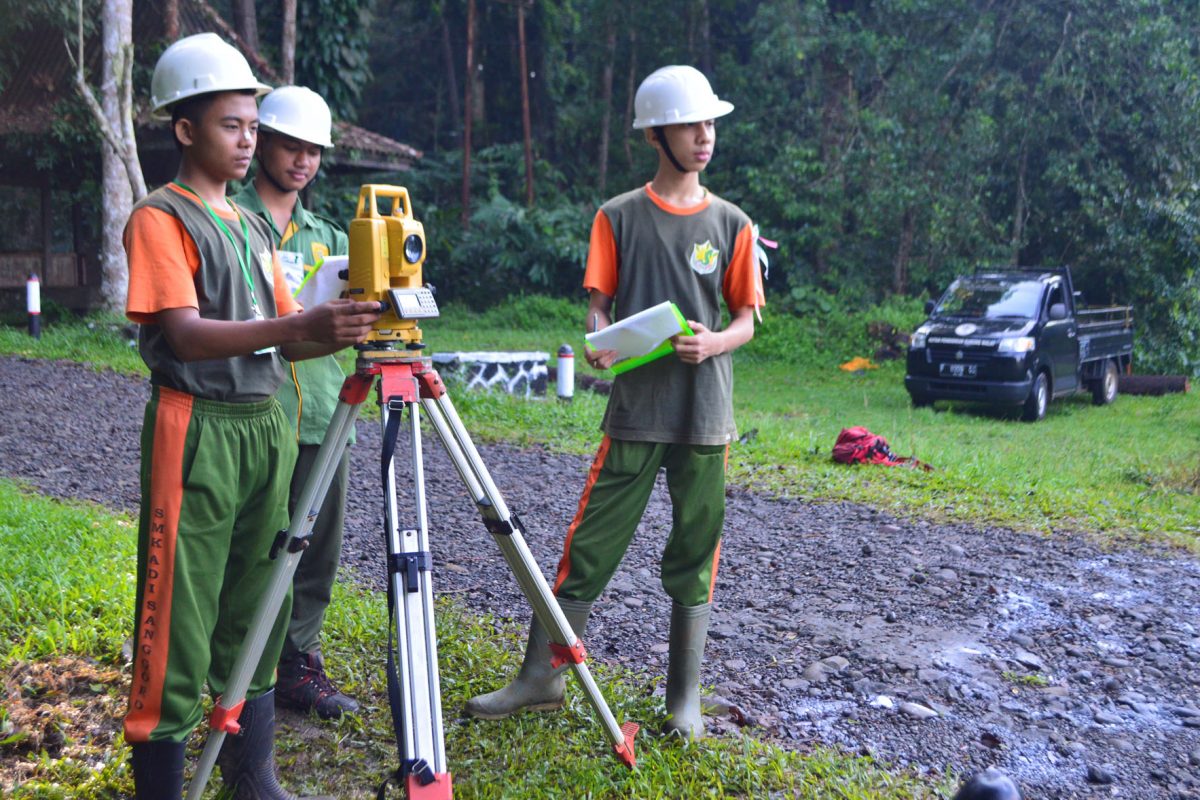 Praktik Kerja Kompetensi Geomatika SMK Adi Sanggoro Bogor tahun 2019