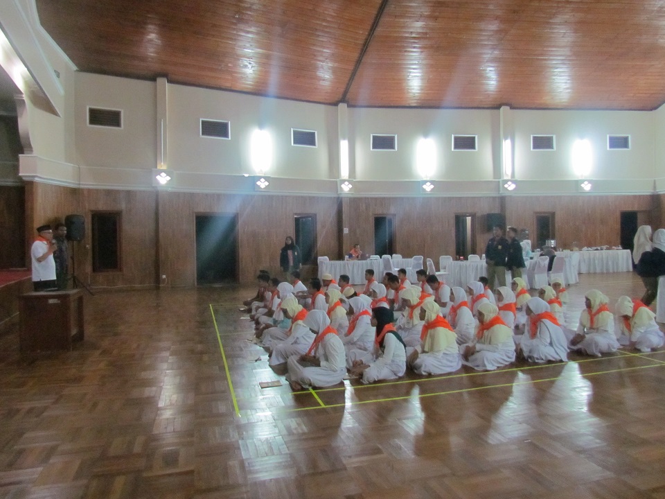Latihan Lanjutan Kepemimpinan OSIS SMP Islam Al Azhar Kelapa Gading Jakarta