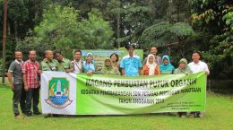 Magang Pembuatan Pupuk Organik oleh Dinas Perekonomian Rakyat Kota Bekasi Bidang Agribisnis