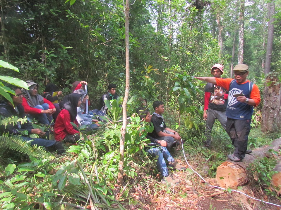 Praktik Tata Kelola Hutan Universitas Riau UNRI 2017